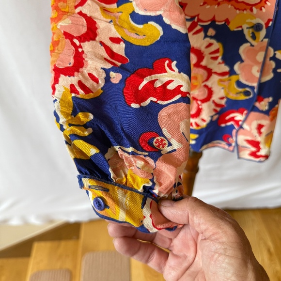 TORY BURCH SHIRT SILK BUTTON FRONT FLORAL ROLL TAB SLEEVE CHEST POCKET VIBRANT 4 - Picture 8 of 13